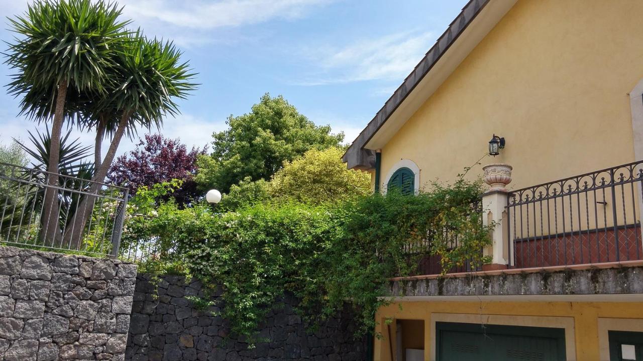Bed and Breakfast La Casa Del Melograno Santa Venerina Exterior foto